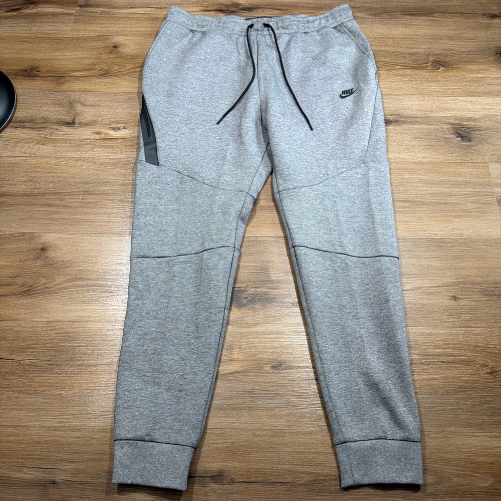 Nike Men's XL Tech Fleece Joggers Pants Gray Tapered Pockets 805162-091